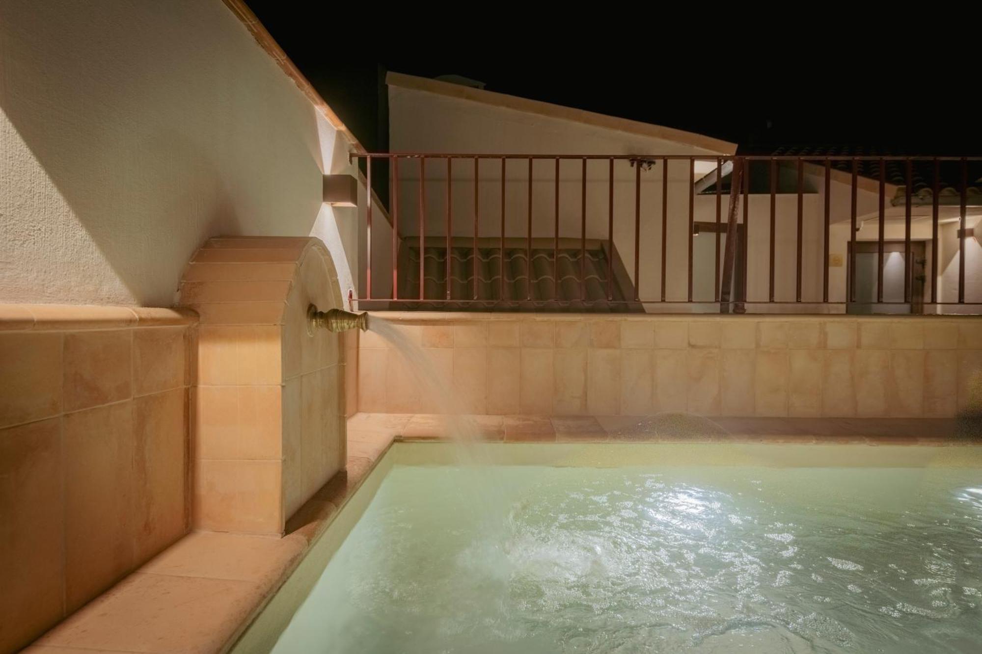 Lirium Casa Patio Hotel Seville Ngoại thất bức ảnh
